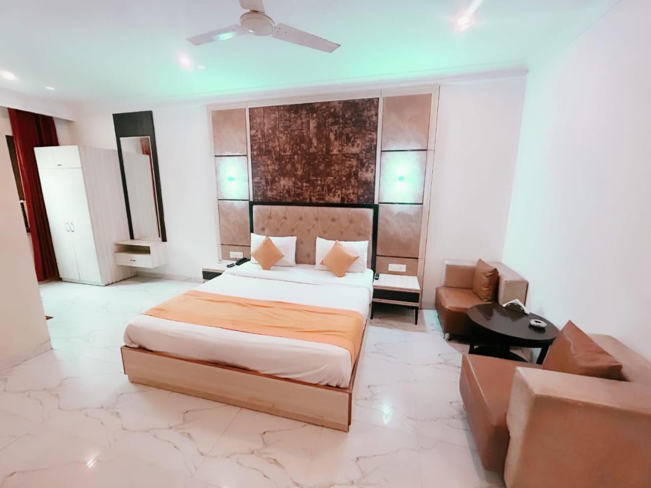 ניו דלהי Hotel The Almora By Rs Global Near By Delhi International Airport With - Free Airport Drop מראה חיצוני תמונה