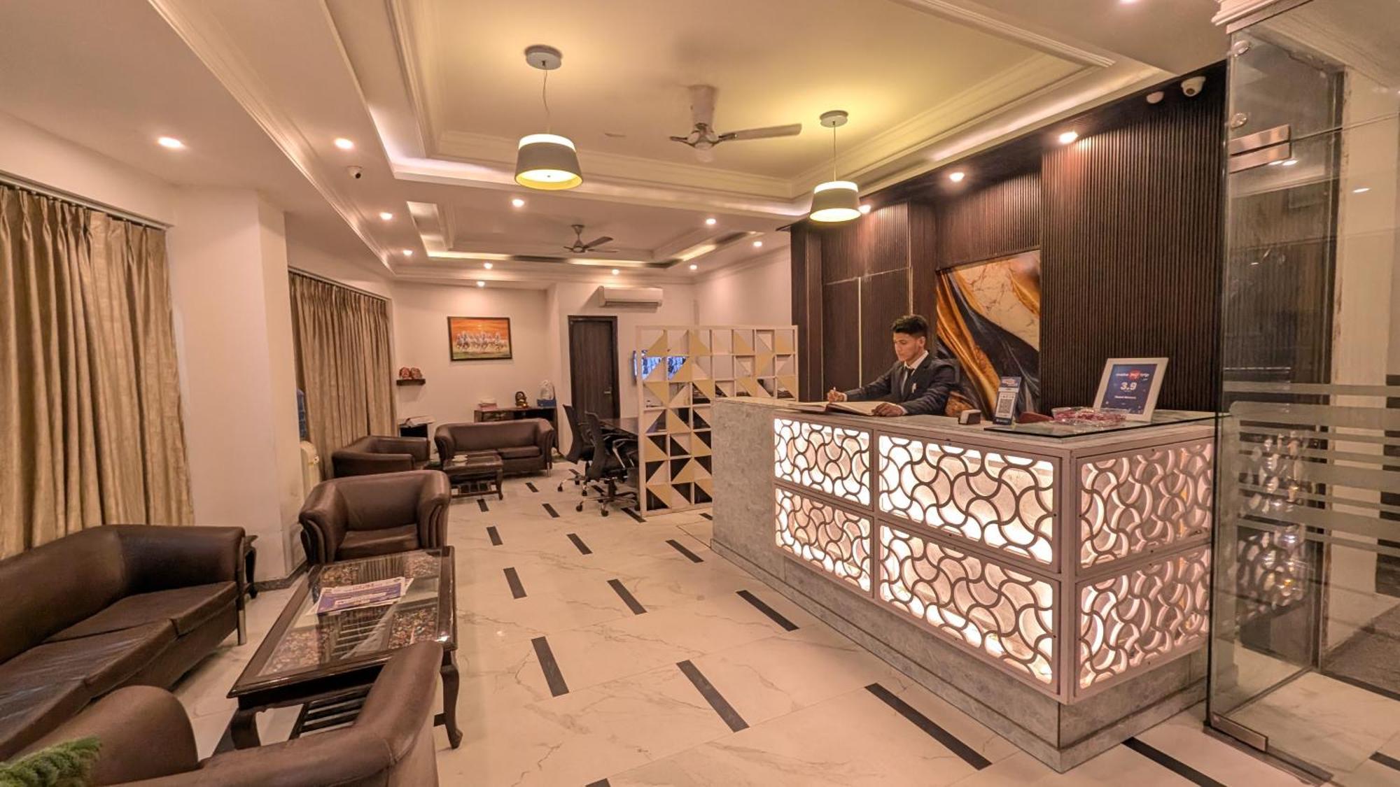ניו דלהי Hotel The Almora By Rs Global Near By Delhi International Airport With - Free Airport Drop מראה חיצוני תמונה