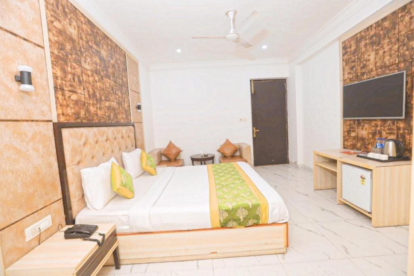 ניו דלהי Hotel The Almora By Rs Global Near By Delhi International Airport With - Free Airport Drop מראה חיצוני תמונה