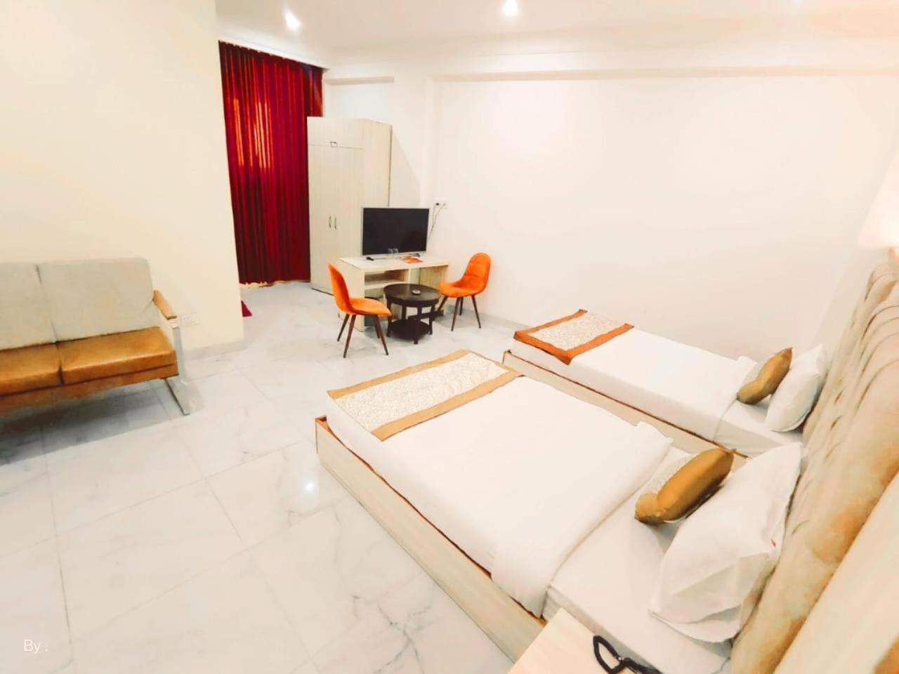 ניו דלהי Hotel The Almora By Rs Global Near By Delhi International Airport With - Free Airport Drop מראה חיצוני תמונה