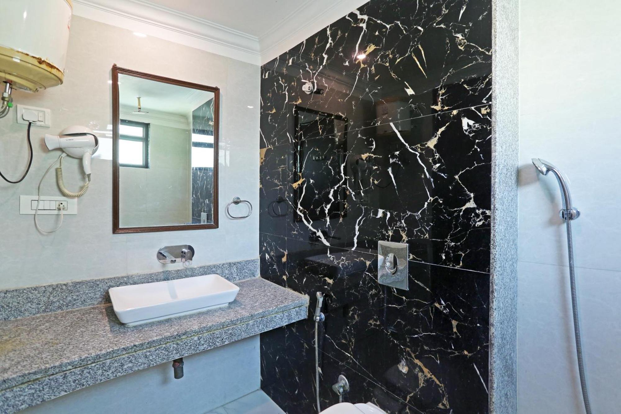 ניו דלהי Hotel The Almora By Rs Global Near By Delhi International Airport With - Free Airport Drop מראה חיצוני תמונה