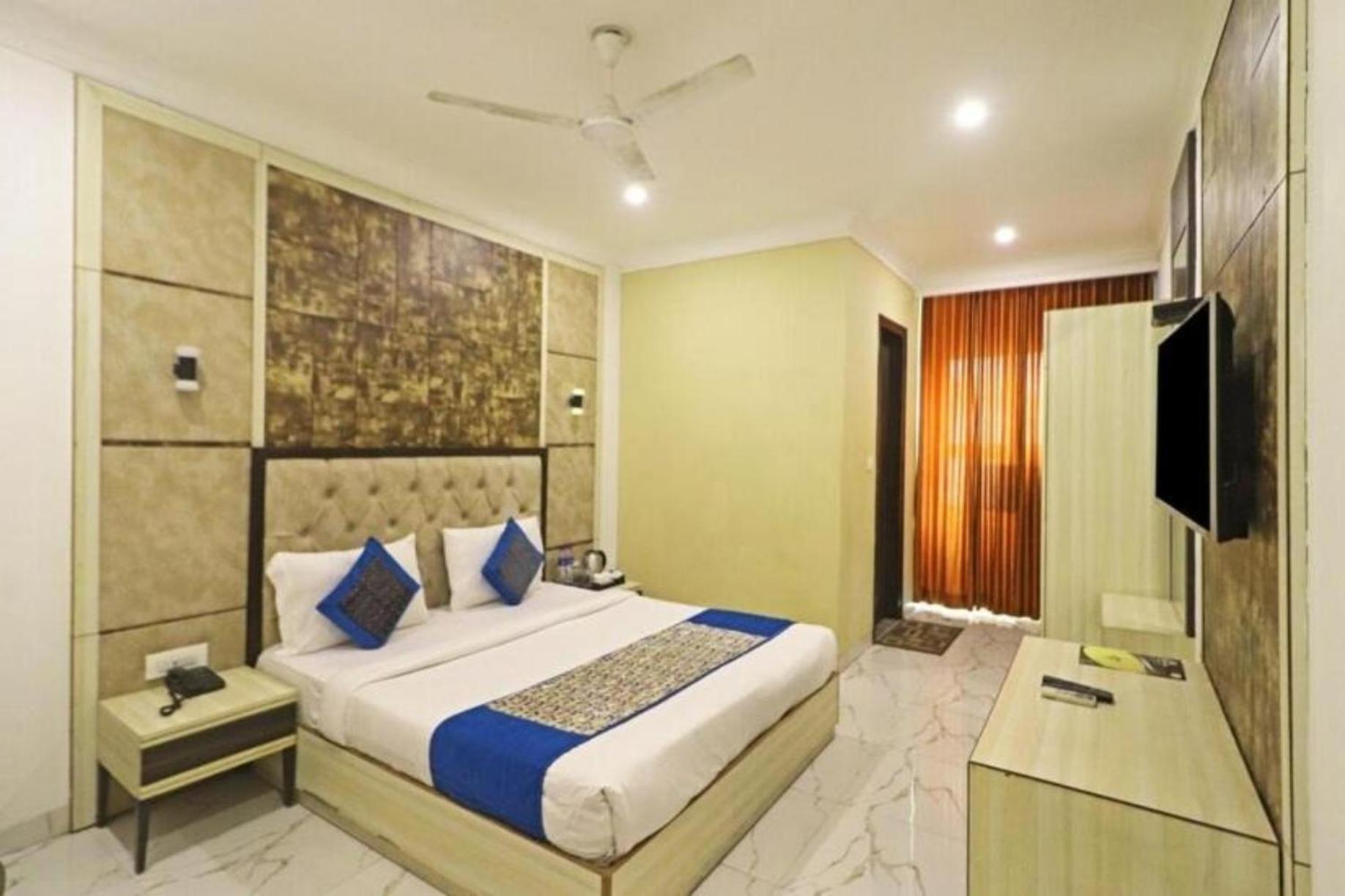 ניו דלהי Hotel The Almora By Rs Global Near By Delhi International Airport With - Free Airport Drop מראה חיצוני תמונה